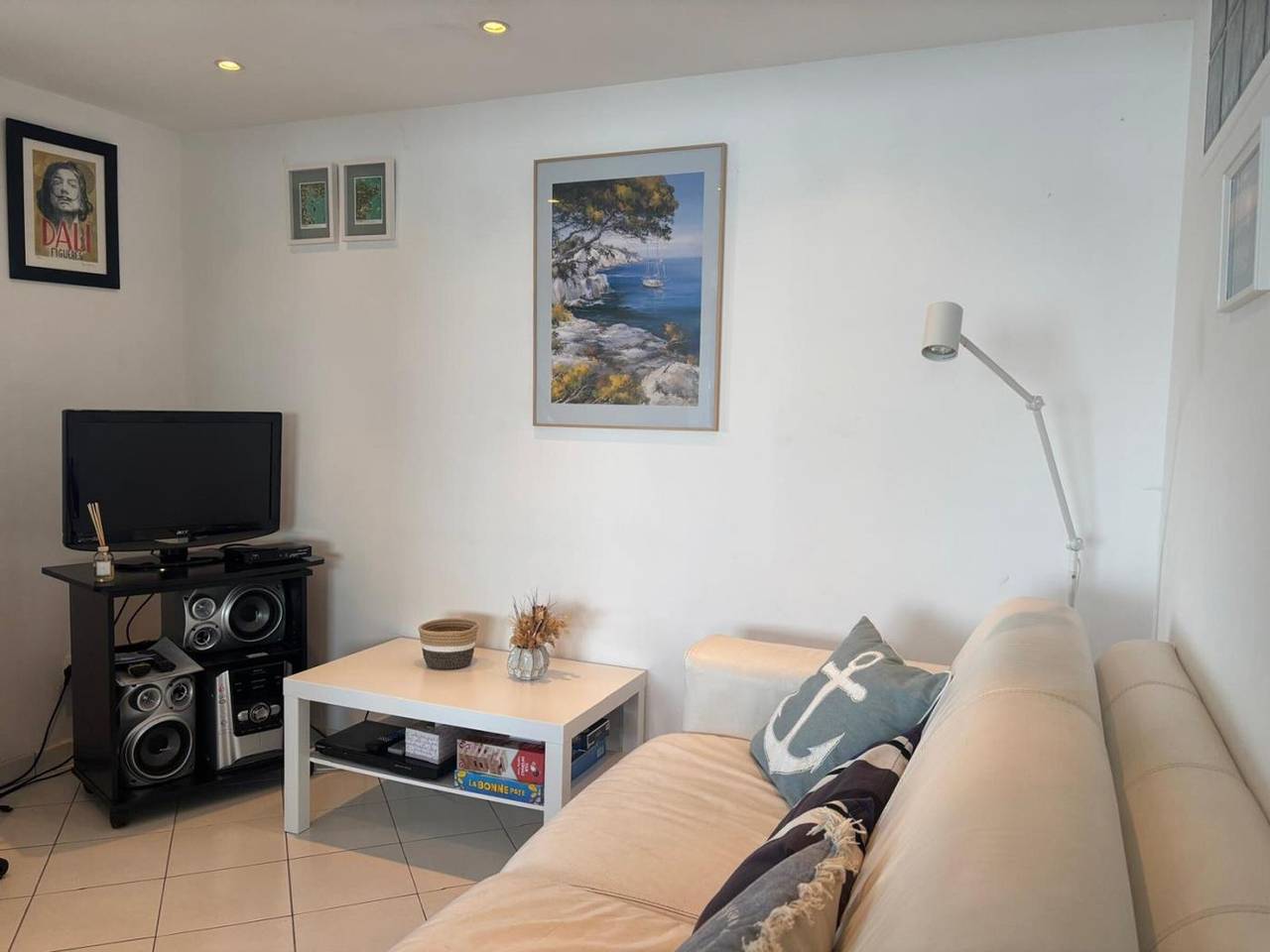 Entire apartment, Comfortable 3-bedroom apartment with air conditioning, terrace and pool in Roses in Roses, Upper Empordà