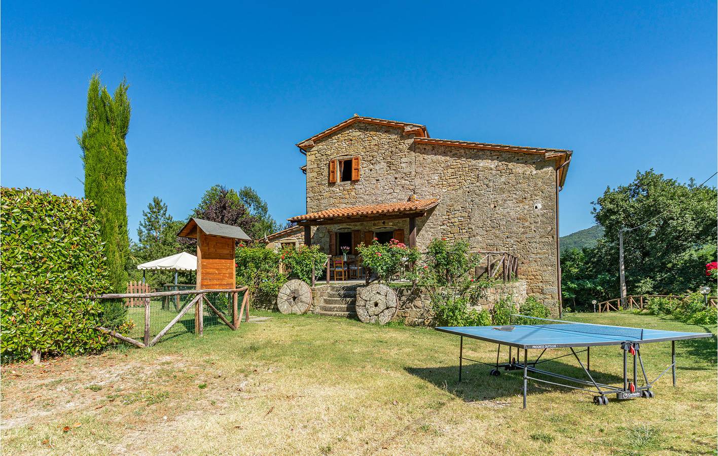 Apartamento de luxo com piscina, jardim e estacionamento in Arezzo (província)