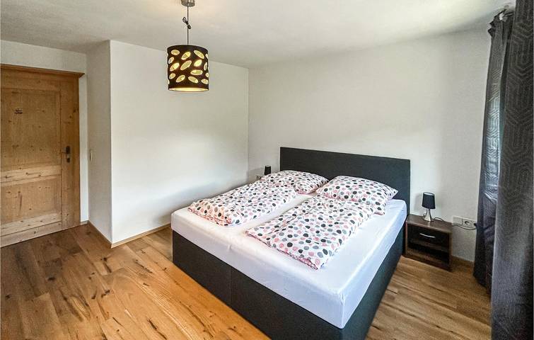 Ganze Ferienwohnung, City Center Apartment - Kostenloses Parken, Internet und mehr! in Roppen, Bezirk Imst