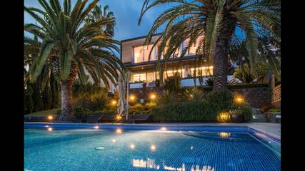 Location de vacances pour 10 personnes, avec jardin ainsi que piscine et vue sur l’océan à São Gonçalo