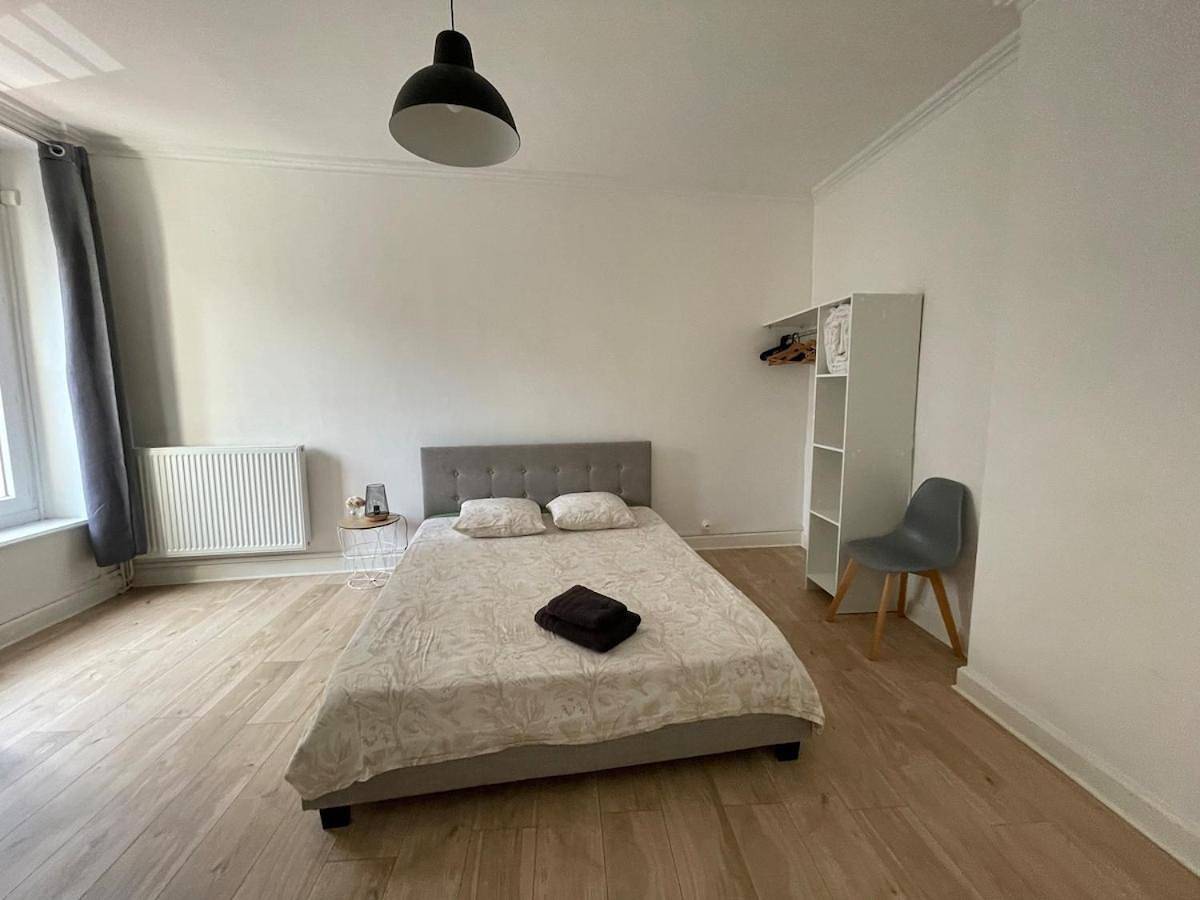 Appartement entier, Three-Bedroom Apartment in Fougères, Fougères-Vitré