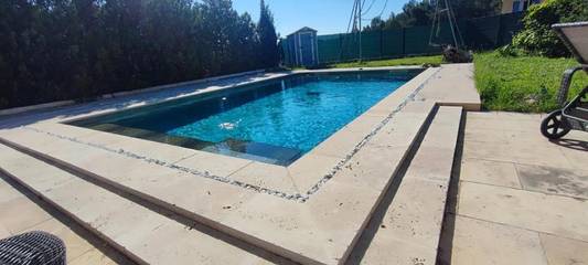 Gîte pour 2 personnes, avec piscine ainsi que jardin et terrasse à Clermont-l'Hérault
