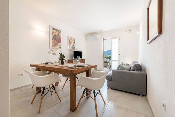 Appartamento intero, Appartamento "Le Cementine" con Vista Lago, Vista Montagna, Wi-Fi, A/C e Terrazza in Vesio, Tremosine