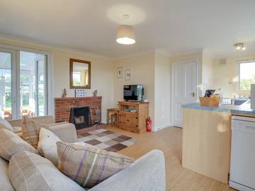 Log Cabin for 4 People in Thorpe St. Peter, Lincolnshire, Photo 4
