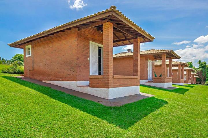 Casas rurais para 6 pessoas, com piscina e jardim e ainda vista and balcão em Brotas