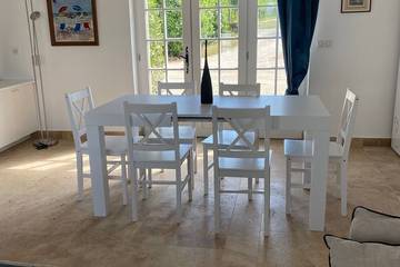 Gîte pour 4 personnes, avec jardin ainsi que terrasse et piscine à Saint-Just-Luzac
