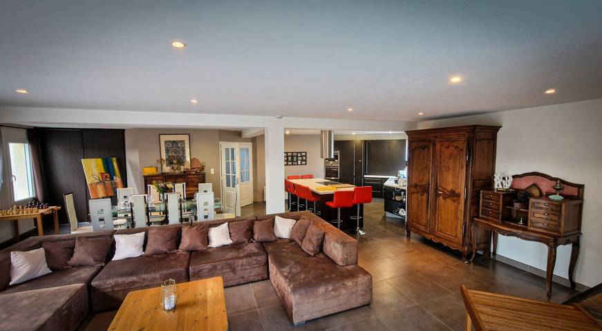 Location de vacances pour 9 personnes, avec terrasse dans Port de Saint-Vaast la Hougue - 2