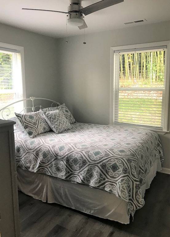 Cozy, quiet, yet close to downtown, super-fast 1G Internet in Hendersonville, Henderson County (NC)