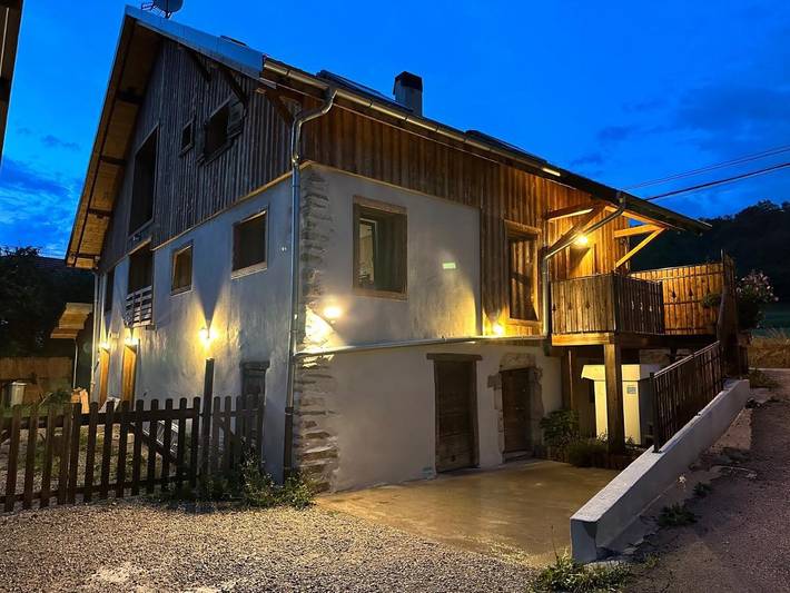 Location de vacances pour 2 personnes, avec terrasse ainsi que jardin et piscine à Contamine-sur-Arve - 2