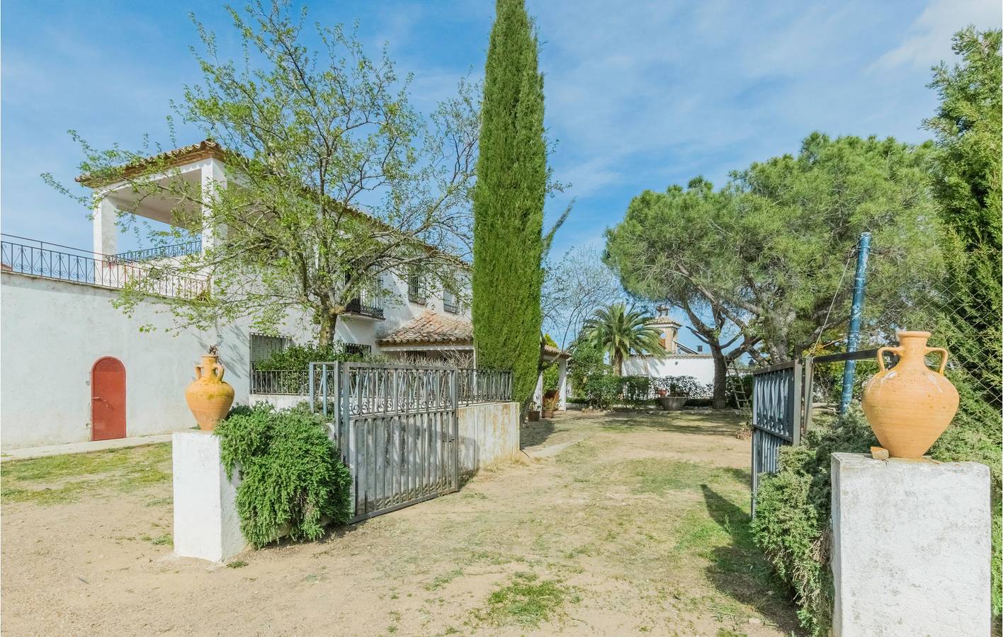 Apartamento con terraza y piscina y vistas al río in Aldeaquemada, Sierra Morena