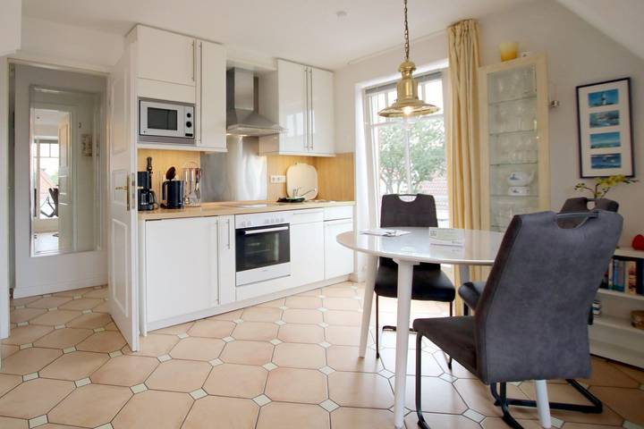 Ganze Wohnung, Ferienwohnung mit 3- Zimmern auf ca. 55m² für max. 2 Erwachsene und 2 Kinder in Wyk auf Föhr (Stadt), Wyk auf Föhr