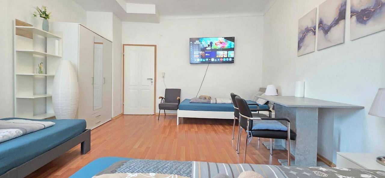 Geheel vakantieappartement, Wohnreich Ulm Zentral - Wohnung in 3Og - Zimmer in 3er Wg in Ulm (Baden-Württemberg), Zwaben