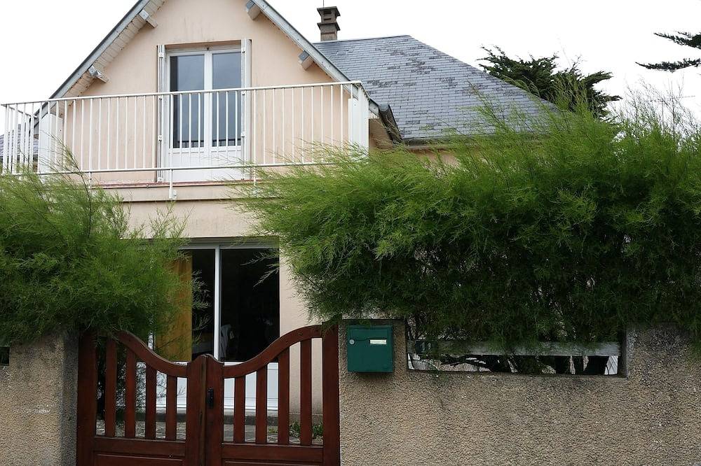 Villa en bord de mer in Saint-Martin de Bréhal, Bréhal