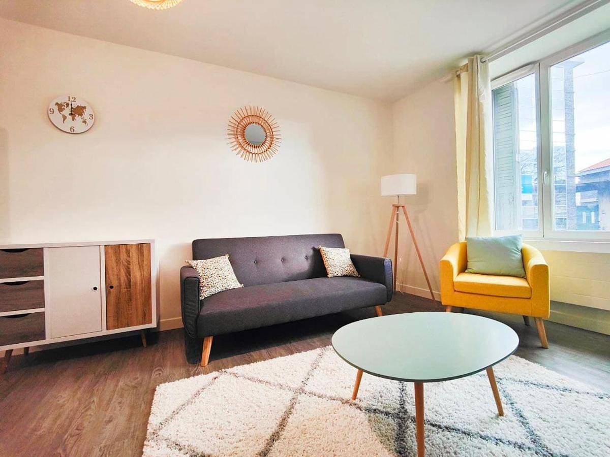 Appartement entier, One-Bedroom Apartment in Riom, Parc naturel régional des Volcans d'Auvergne