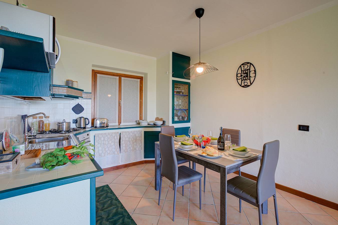 Ganze Wohnung, Lakeview Bliss / pool & fenced Garden in Villanuova sul Clisi, Gardasee-Berge
