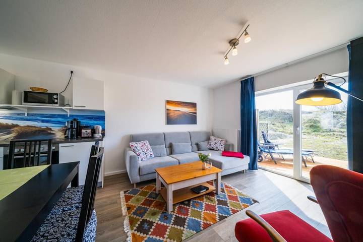 Ganze Wohnung, Ferienwohnung Möwe" mit privater Terrasse und Wi-Fi in Borkum