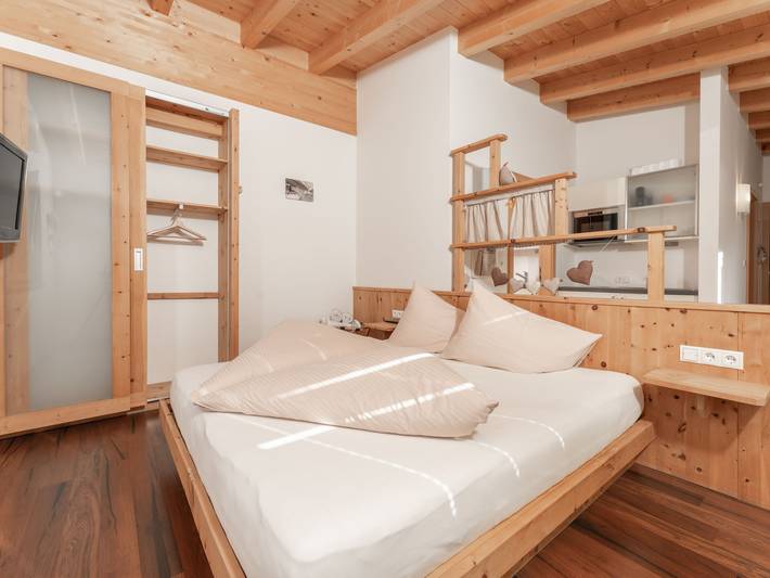 Ferienhaus für 24 Personen, mit Balkon und Terrasse sowie Garten und Sauna in Niederthai - 4