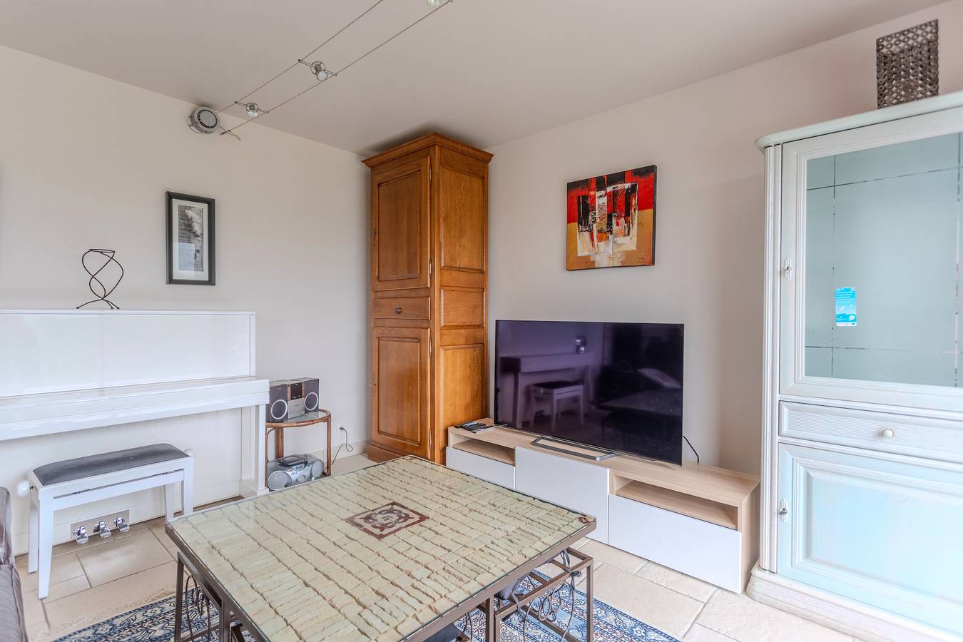 Maison de Vacances 'Gîte Gousseau' avec Vue sur la Montagne, Terrasse Privée et Wi-Fi in Buzy, Béarn
