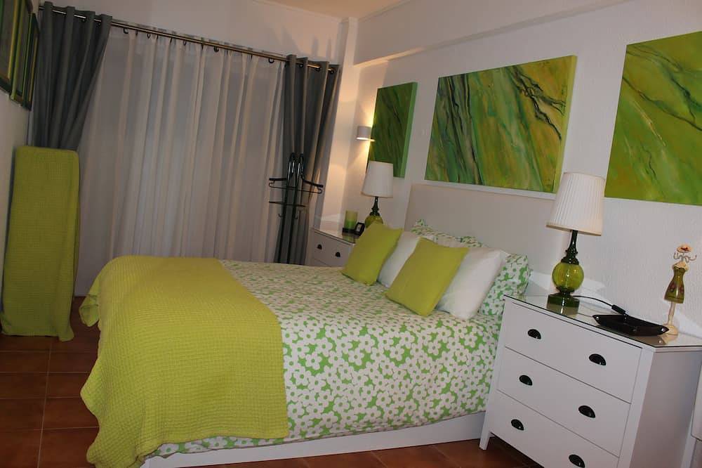 Ganze Wohnung, Rose's House, um den Strand und die Stadt Lissabon zu genießen in Halbinsel von Setúbal