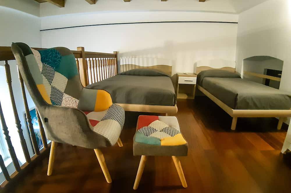 Entire apartment, Elegant apartment in historic center in L'Aquila, Gran Sasso