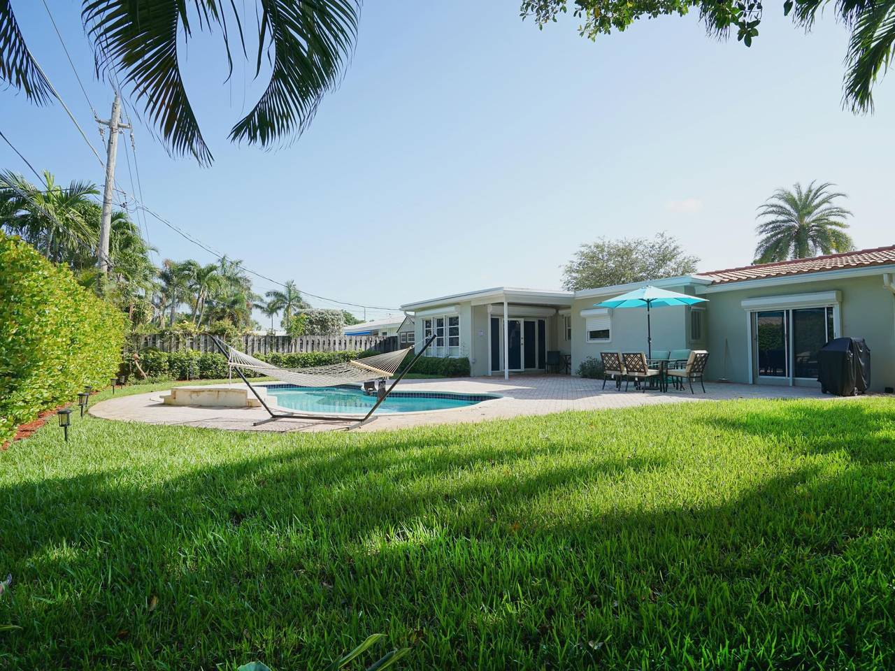 Villa Bella - Modernes Haus mit beheiztem Pool in Imperial Point, Fort Lauderdale
