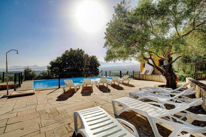 Casa rural para 14 personas, con jardín además de vistas y piscina, Familias con niños en Serranía de Ronda - 3