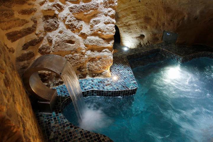 Maison d’hôte pour 2 personnes, avec sauna ainsi que terrasse et jacuzzi à Cucuron - 4