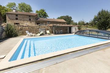Gîte für 15 Personen, mit Pool und Garten sowie Terrasse in Frankreich