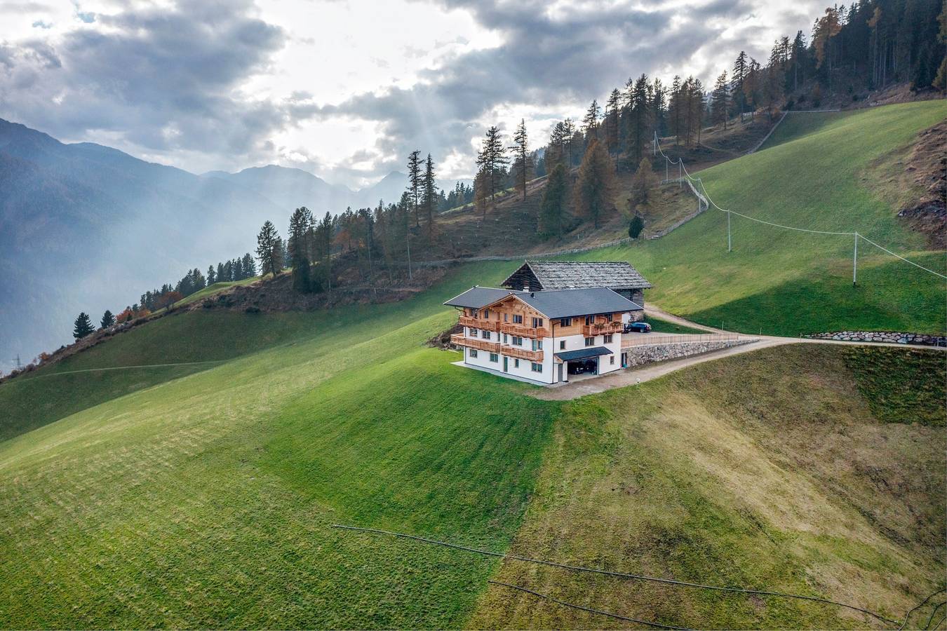 Ganzes Studio, Einzimmerapartment 'Apartment Ocher' mit Bergblick, Gemeinschaftsgarten und Wlan in Ulten, Ortleralpen