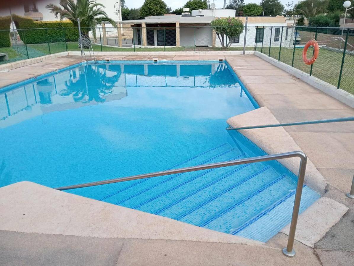 Apartamento entero, Ct 288 Al - Faro's Retamar Cuddly Nest for 2 in Retamar, Almería
