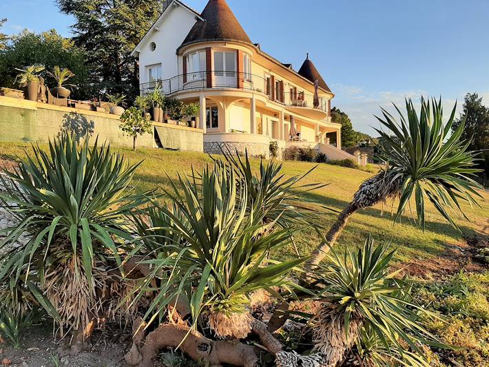 Studio pour 2 personnes, avec jacuzzi et terrasse ainsi que piscine et jardin