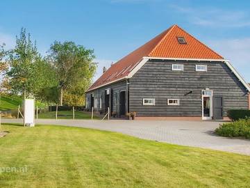 Ferienhaus für 48 Personen, mit Terrasse und Balkon/Terrasse in den Niederlande