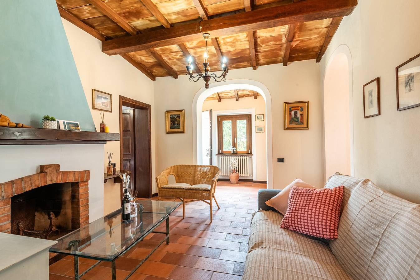 Ganze Wohnung, Apartment 'Uva' mit privatem Pool, Wlan und Klimaanlage in San Gimignano, Siena Provinz