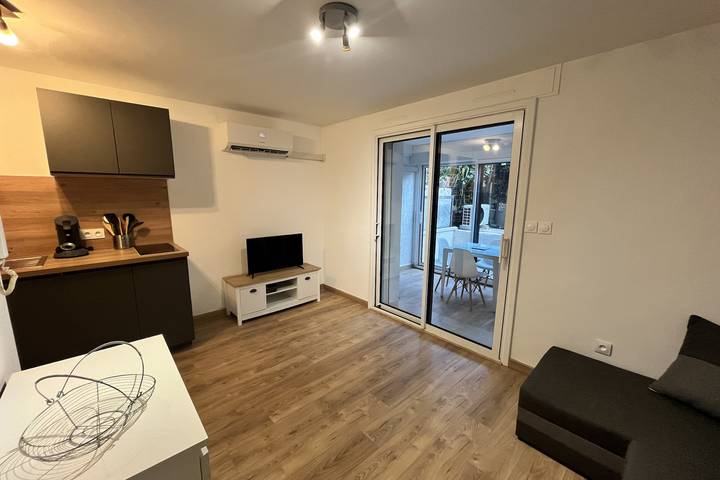 Gîte pour 3 personnes, avec Terrasse à Juan-les-Pins - 2
