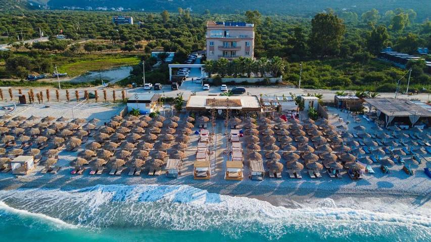 Hôtel pour 3 personnes, avec Balcon ainsi que Jardin et Vue dans Borsh