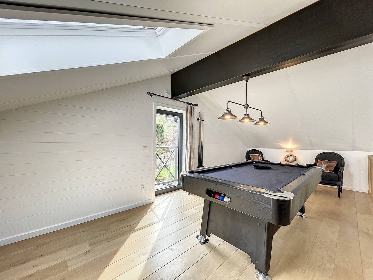 Sfeervolle 8-pers. gite met bubbelbad, biljart en panoramisch terras in de Semois-Vallei in Vresse-sur-Semois, Regio Namur