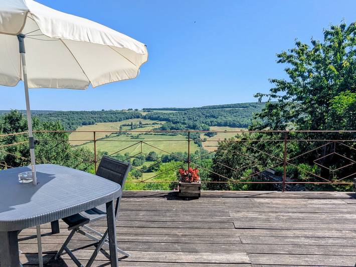 Gîte pour 2 personnes, avec Terrasse à Chassey