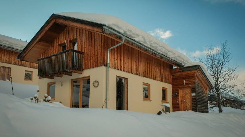 Chalet für 8 Personen, mit Sauna und Pool sowie Terrasse in Dachstein West