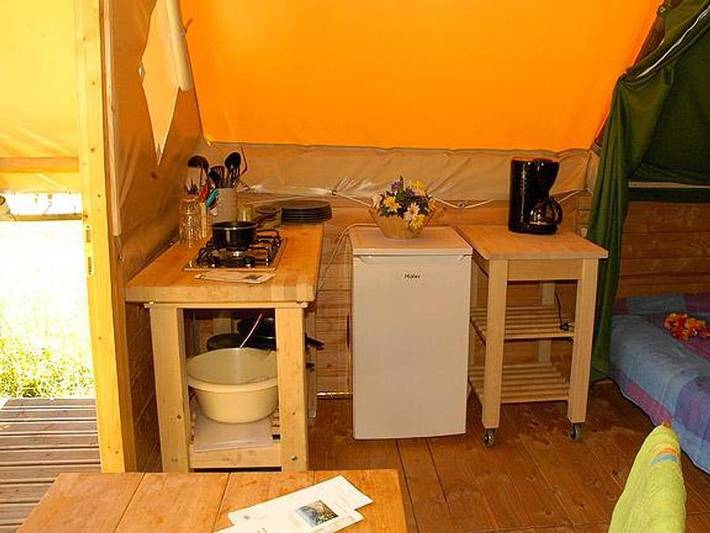 Tente pour 4 personnes, avec bassin pour enfant, adapté aux familles dans la Drôme - 3