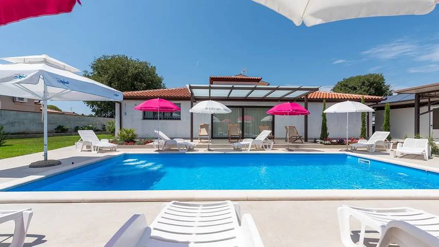 Ferienwohnung für 2 Personen, mit Garten und Pool