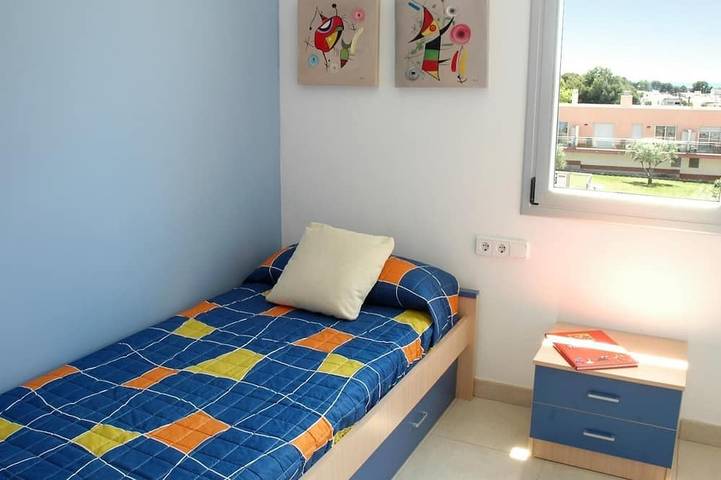Large houses with terrace and pool for 6 people. Ref.via augusta-6 in Creixell, Costa Dorada