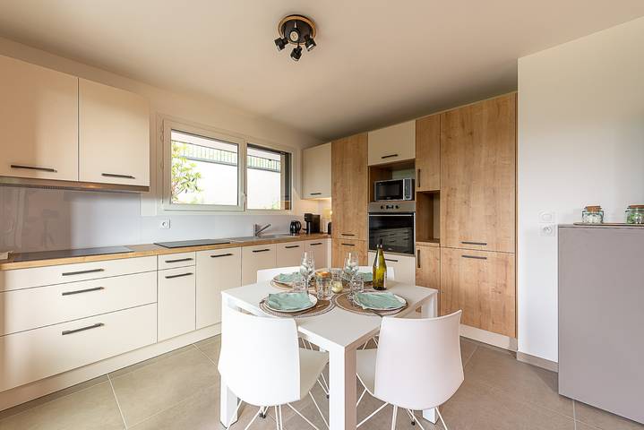 Gîte pour 4 personnes, avec vue sur le lac et terrasse, animaux acceptés à Sévrier - 3