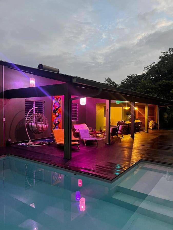 Villa pour 6 personnes, avec vue ainsi que piscine et jardin