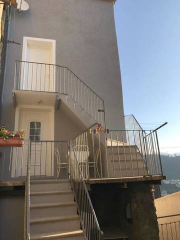 Gîte pour 10 personnes, avec balcon et vue à Venaco
