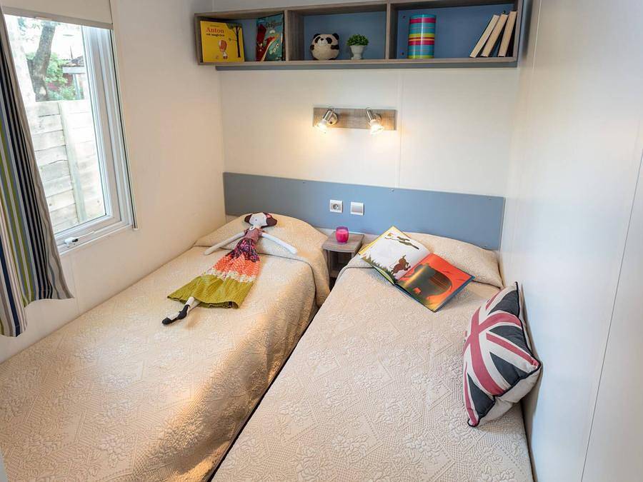 Camping Les Rives du Luberon - Mobilhome 6 personas - Mobil-home | Confort | 3 Dormitorios | 6 Pers. | Terraza elevada | Aire acondicionado in Cheval-Blanc, Parque natural regional del Luberon