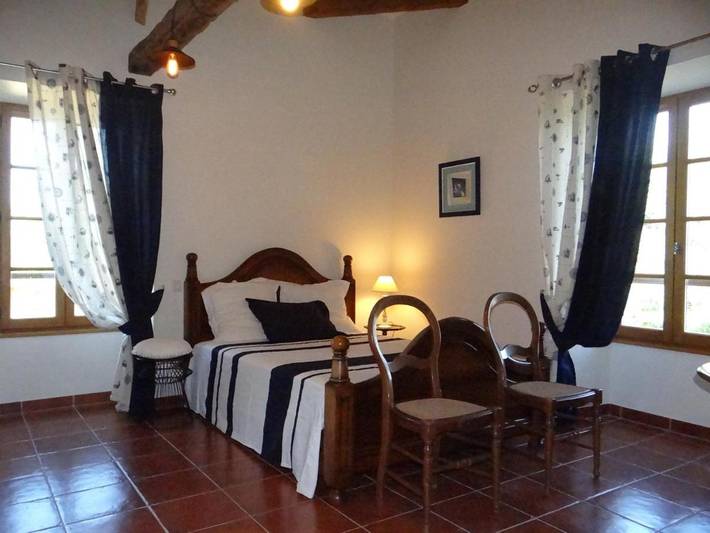 Gîte pour 4 personnes, avec jardin et vue à Sérignac