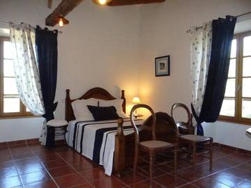 Gîte pour 4 personnes, avec jardin et vue à Sérignac