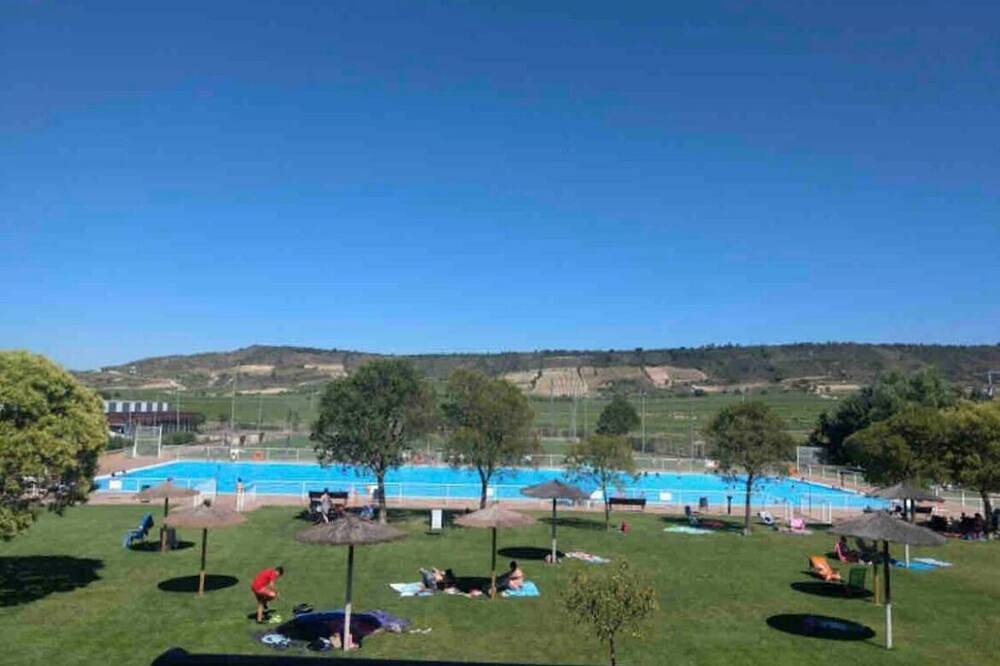 Townhouse Villa tourist Rioja and walks in Cenicero, Rioja