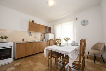 Ferienwohnung für 7 Personen in Rogoznica, Šibenik-Knin, Bild 4