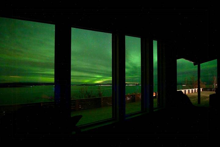 Berge, Meer und Nordlicht direkt vor der Haustür in Lyngen